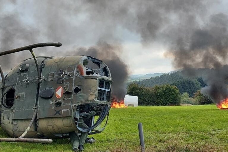 EFD666FC-EE87-48A5-A232-D397A7D05109