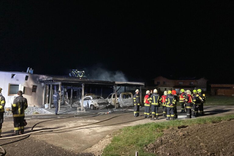 772F4B3A-3241-4B9B-916D-4FA9826F4B32